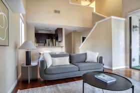 Appartamento in affitto a $2,691 al mese a San Diego, River Run Dr