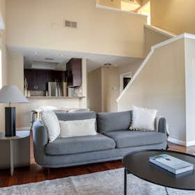 公寓 正在以 $5,551 的月租出租，其位于 San Diego, River Run Dr
