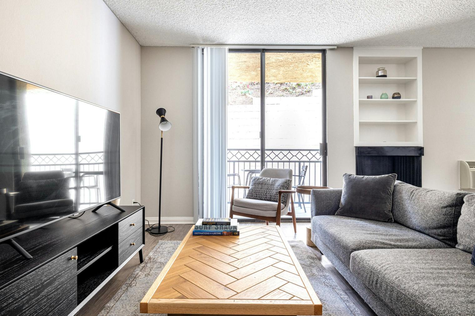 Apartment for rent for $2,779 per month in Los Angeles, Gayley Avenue