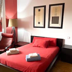 Apartment for rent for €1,500 per month in Madrid, Calle del Comercio