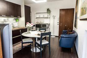 Appartement à louer pour 1 200 €/mois à Pesaro, Via Fazi