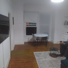 Apartment for rent for £2,172 per month in London, Knollys Road