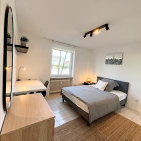 Chambre privée for rent for 850 € per month in Unterhaching, Von-Stauffenberg-Straße