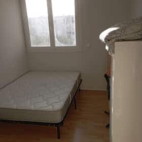 Отдельная комната сдается в аренду за 400 € в месяц в Saint-Pierre-des-Corps, Résidence Le Grand Mail