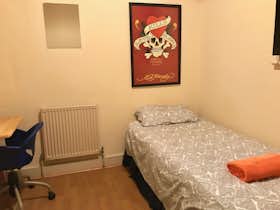私人房间 正在以 £840 的月租出租，其位于 London, Anson Road