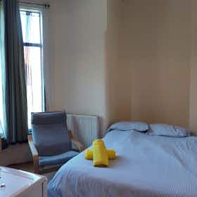 Отдельная комната сдается в аренду за 762 £ в месяц в London, Cranhurst Road