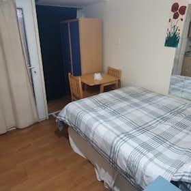 Private room for rent for £1,045 per month in London, Chichele Road
