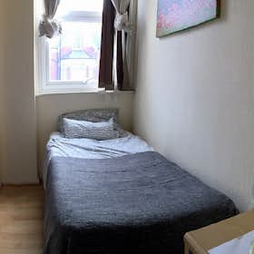 Private room for rent for £840 per month in London, Chichele Road