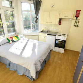 Private room for rent for £1,050 per month in London, Anson Road