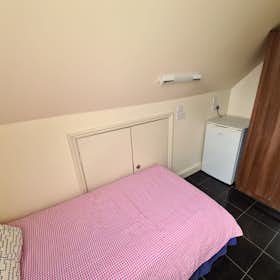 Private room for rent for £968 per month in London, Chatsworth Road