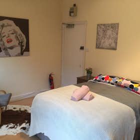 Private room for rent for £1,129 per month in London, Portnall Road