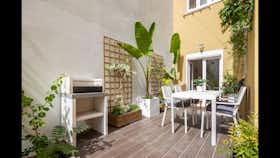 Appartement à louer pour 1 376 €/mois à Lisbon, Rua Dom Carlos de Mascarenhas