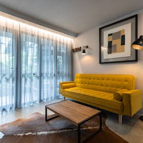Studio for rent for €1,610 per month in Lisbon, Avenida 24 de Julho
