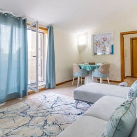 Apartment for rent for €2,194 per month in Vila Nova de Gaia, Rua Professora Márcia Caldeira