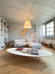 Apartamento en alquiler por 6200 CHF al mes en Zürich, Leutschenbachstrasse