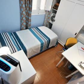 Private room for rent for €500 per month in Madrid, Calle de José Ortega y Gasset