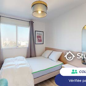 Private room for rent for €895 per month in Bois-Colombes, Rue de l'Abbé Jean Glatz