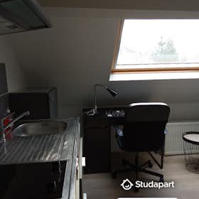 Apartment for rent for €515 per month in Lille, Rue d'Emmerin