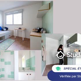 Private room for rent for €540 per month in Castelnau-le-Lez, Place Charles de Gaulle