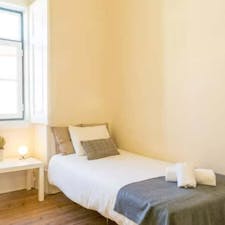 WG-Zimmer for rent for 600 € per month in Cascais, Avenida da República