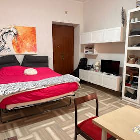 Monolocale for rent for 480 € per month in Teramo, Via Vincenzo Irelli