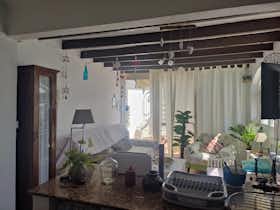 Casa para alugar por € 900 por mês em Conil de la Frontera, Calle Alta