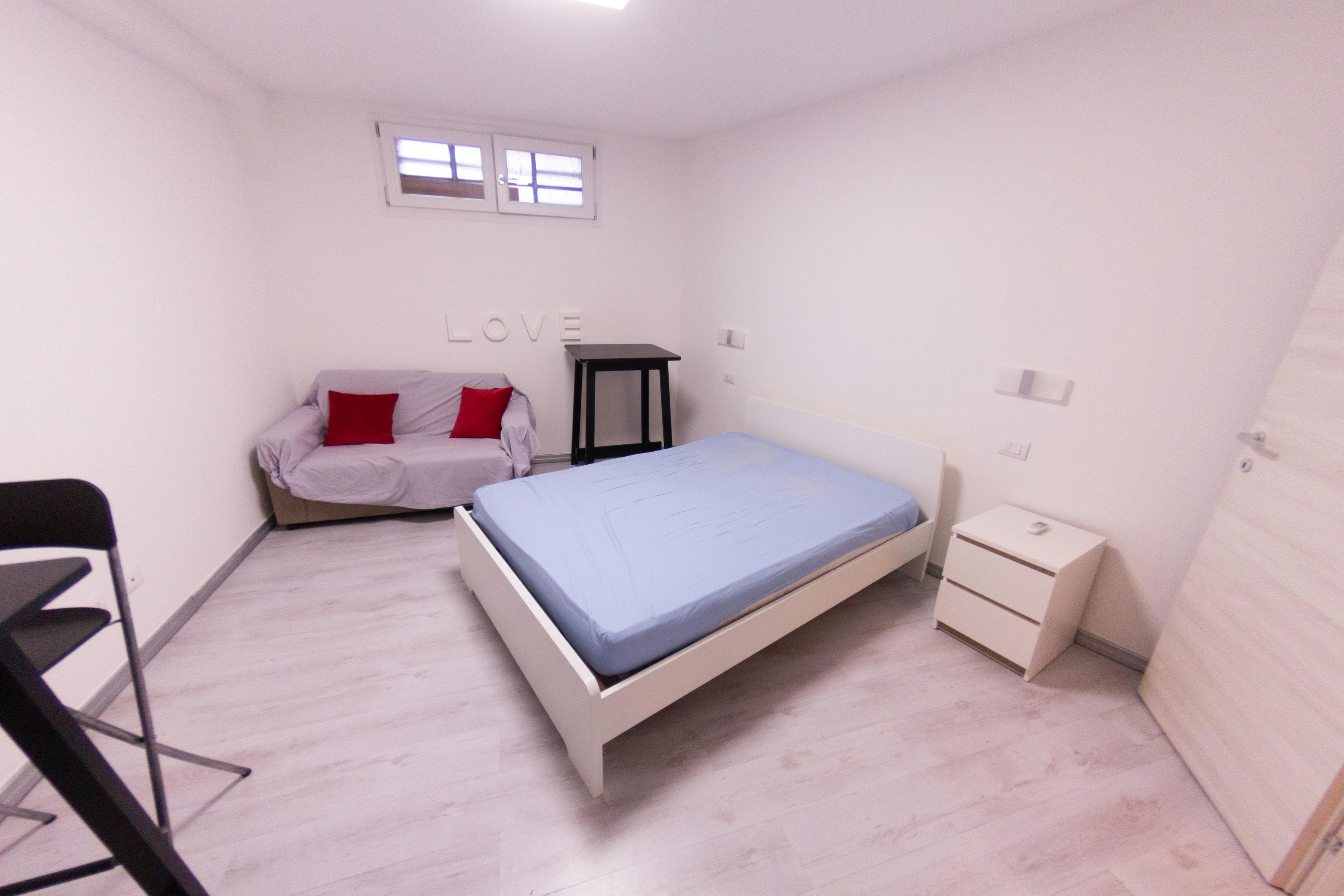 Private room for rent for €600 per month in Milan, Via Claudia