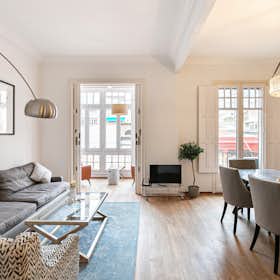 Apartment for rent for €3,800 per month in Barcelona, Carrer de París