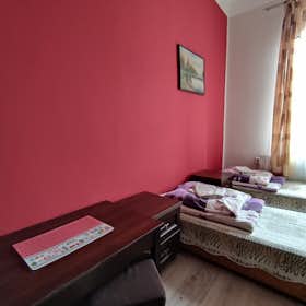Private room for rent for PLN 1,290 per month in Kraków, ulica Topolowa