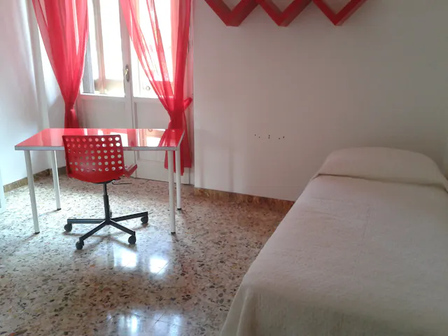 Private room in Via Giovan Filippo Mariti, Florence (1483062) room image 1
