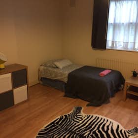 Private room for rent for £1,260 per month in London, Chatsworth Road