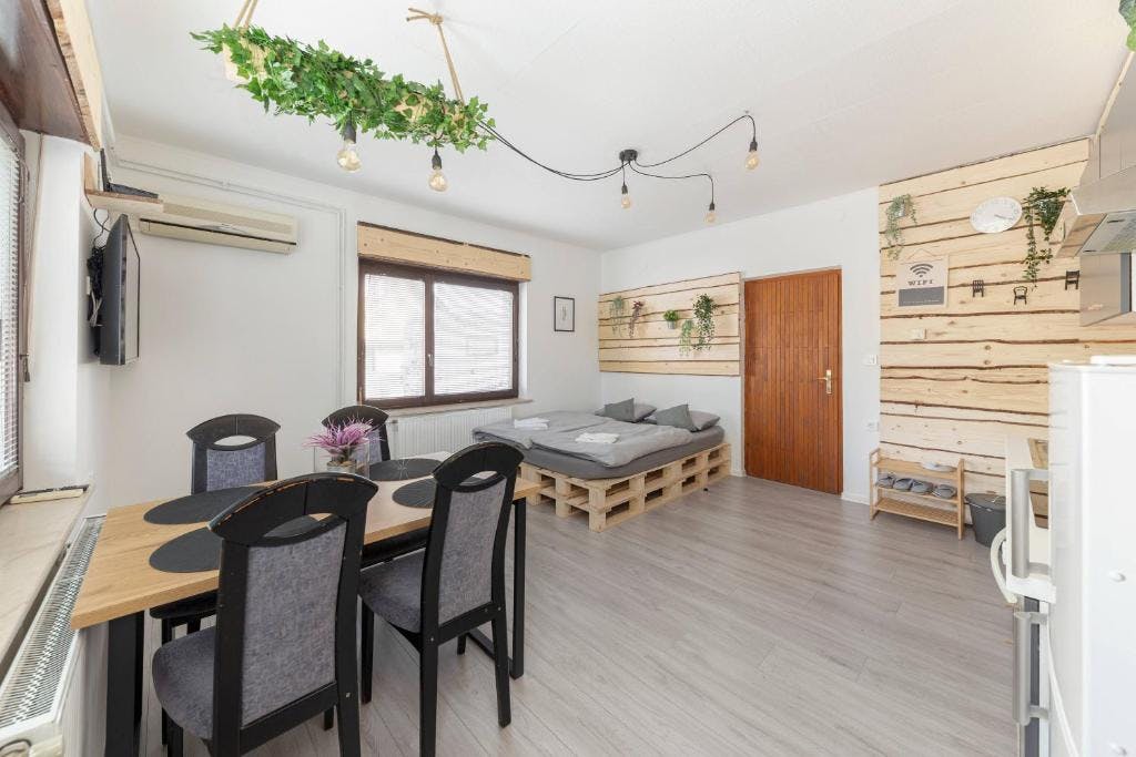 Mieszkanie do wynajęcia za 1000 € miesięcznie w mieście Ljubljana, Cesta na Brinovec