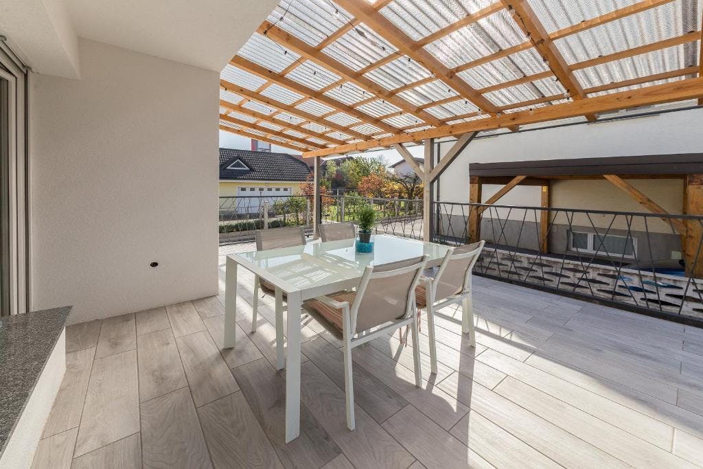 Appartement à louer pour 1 300 €/mois à Ljubljana, Cesta v Šmartno