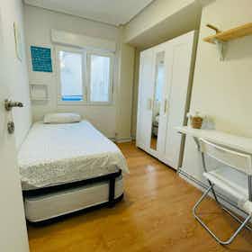 Приватна кімната за оренду для 304 EUR на місяць у Santander, Calle Alta