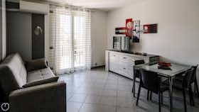 Lägenhet att hyra för 1 550 € i månaden i Cervo, Strada Capo Mimosa