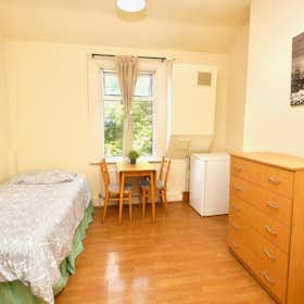 Private room for rent for £840 per month in London, Chichele Road
