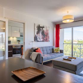 Apartment for rent for €2,431 per month in Lisbon, Avenida de Pádua