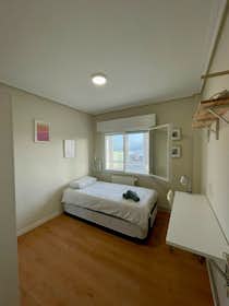 Приватна кімната за оренду для 329 EUR на місяць у Santander, Calle Alta