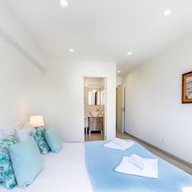 Appartement te huur voor € 2.000 per maand in Cascais, Rua Dom Afonso Henriques