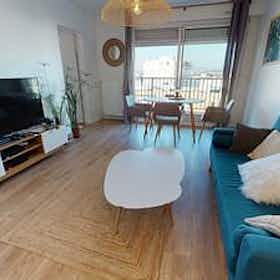 Private room for rent for €577 per month in Vénissieux, Rue Ernest Renan