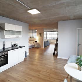 Apartment for rent for €1,850 per month in Bremen, Bürgermeister-Smidt-Straße