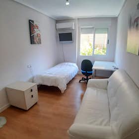Private room for rent for €410 per month in Murcia, Calle Obispo Frutos