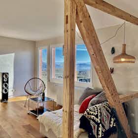 Apartment for rent for €1,600 per month in Schopfheim, Schweigmatt