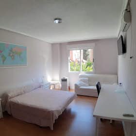 Private room for rent for €420 per month in Murcia, Calle Obispo Frutos