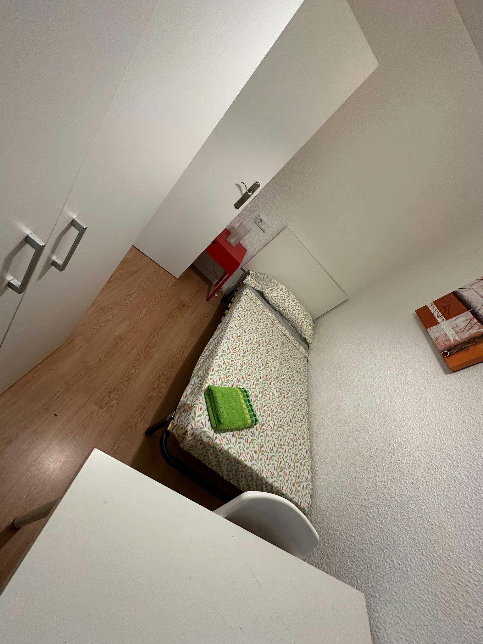 Private room for rent for €320 per month in Murcia, Calle Ánimas