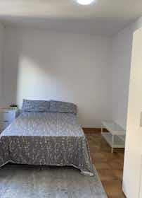 Отдельная комната сдается в аренду за 500 € в месяц в Palma, Carrer de Pere Oliver Domenge