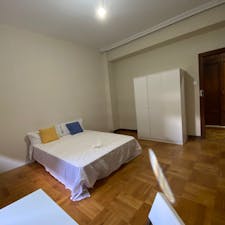 Private room for rent for €325 per month in Oviedo, Calle Ramón López