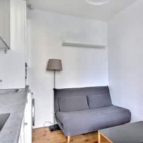 Apartment for rent for €1,339 per month in Paris, Rue Saint-Maur