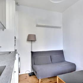 Apartamento para alugar por € 1.339 por mês em Paris, Rue Saint-Maur
