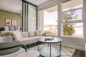 Appartamento in affitto a $3,448 al mese a Los Angeles, Santa Monica Blvd